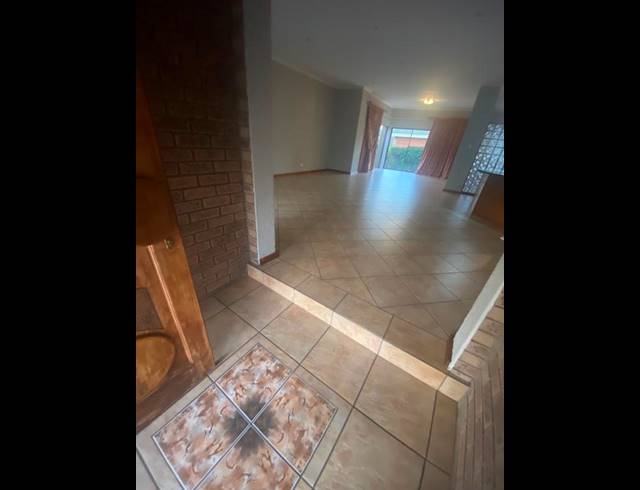 2 BEDROOM HOUSE FOR SALE IN CLUBVILLE